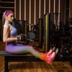 Foto mulher na academia para publicidade