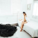 Fotografia de moda de mulher com roupa íntima